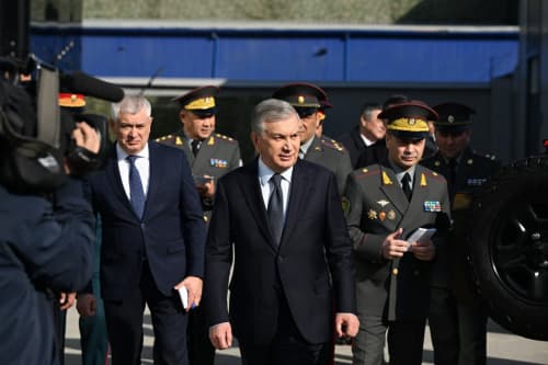 Президент Қорғаныў санааты агентлигиниң Инновациялық технологиялар орайы менен танысты